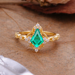 Vintage Luxe Kite-Cut Emerald Engagement Ring