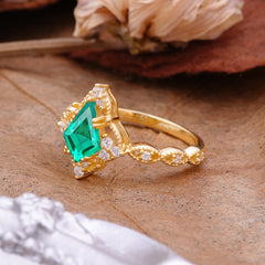 Vintage Luxe Kite-Cut Emerald Engagement Ring