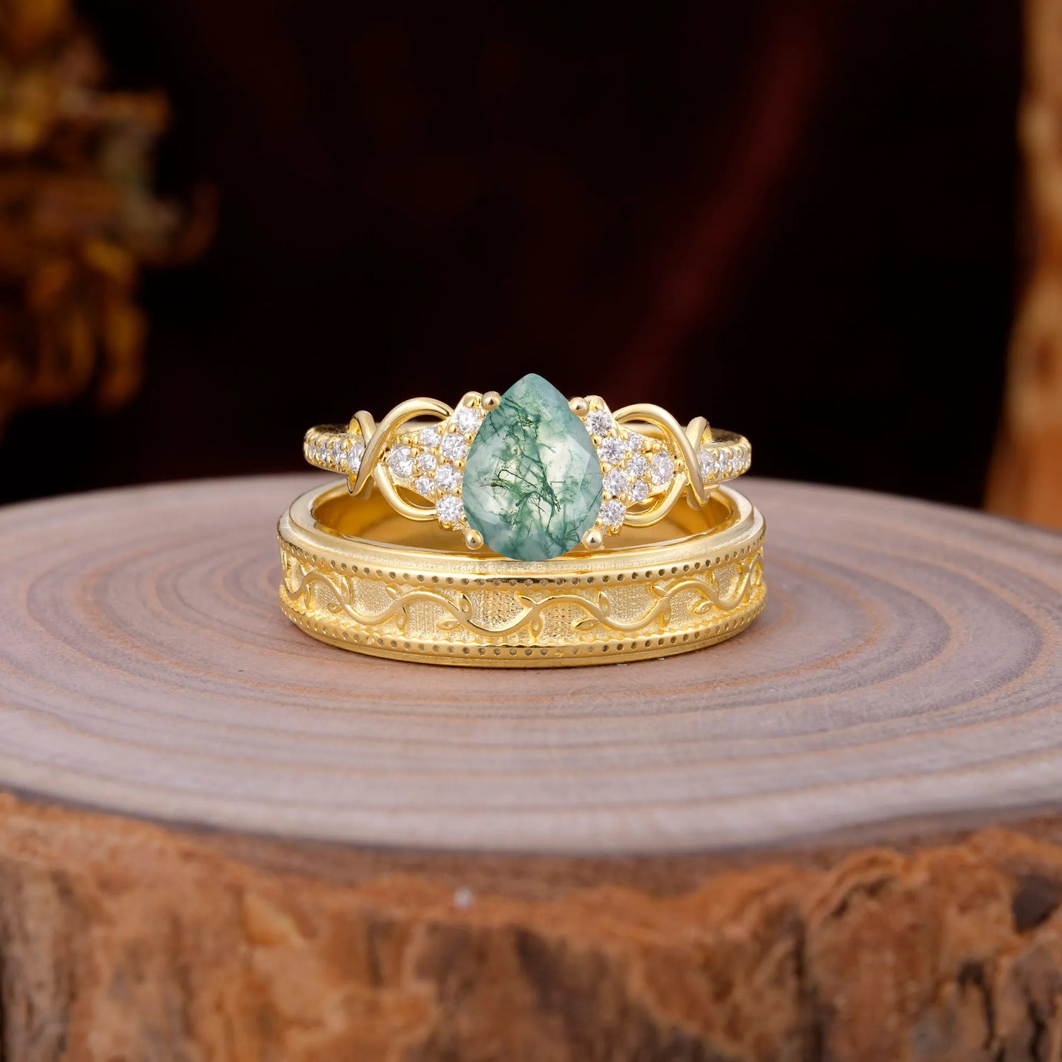 Luxurious Vintage 4-Prong Pear-Cut Natural Moss Agate Wedding Couple Rings