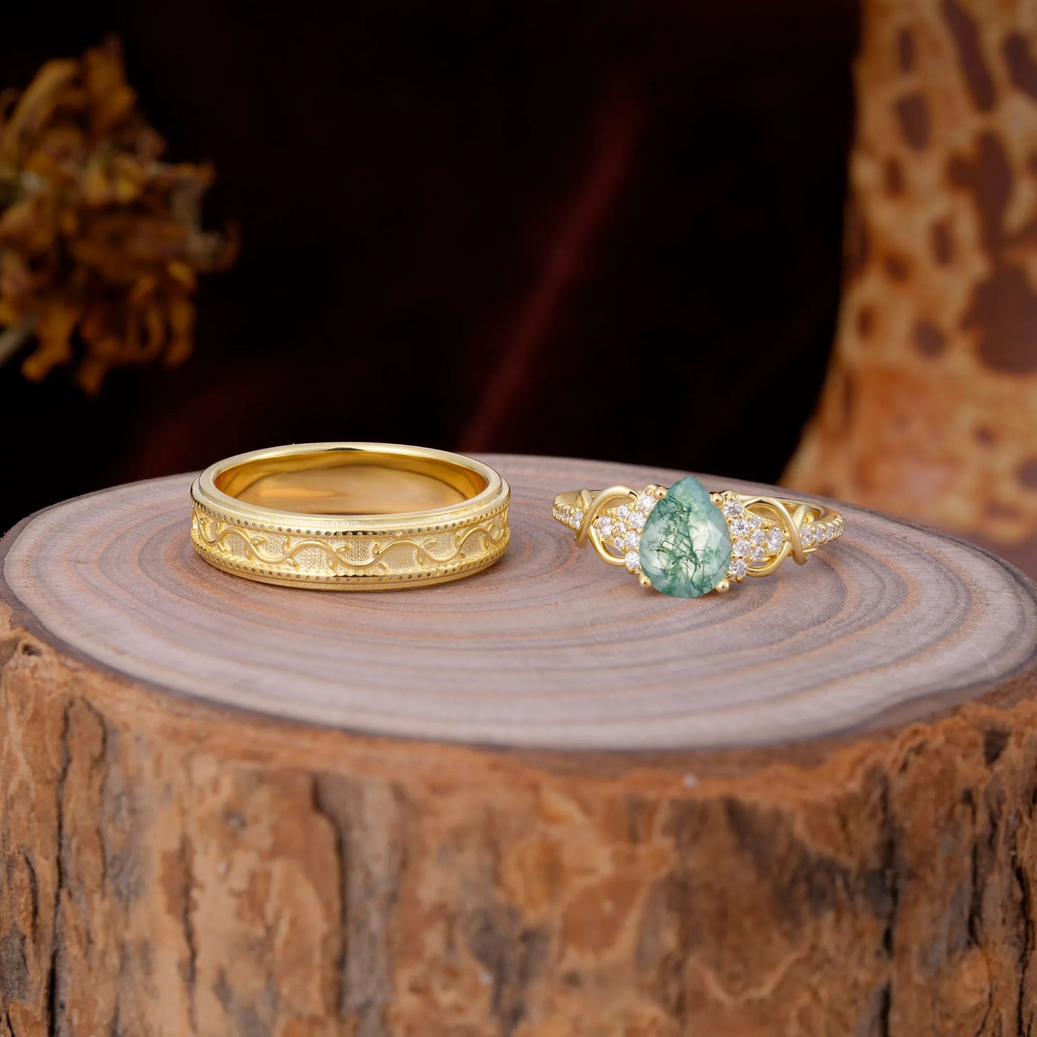 Luxurious Vintage 4-Prong Pear-Cut Natural Moss Agate Wedding Couple Rings