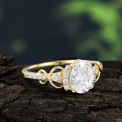 Luxury 4-Prong Pear-Shaped Moissanite Wedding Ring