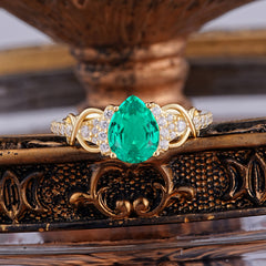 Luxury 4-Prong Pear-Shaped Emerald Wedding Ring