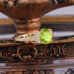 Luxury 4-Prong Pear-Shaped Peridot Wedding Ring