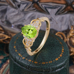 Luxury 4-Prong Pear-Shaped Peridot Wedding Ring