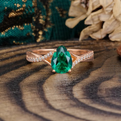Timeless Vintage 4-Prong Pear-Cut Emerald Engagement Ring