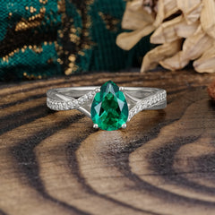 Timeless Vintage 4-Prong Pear-Cut Emerald Engagement Ring