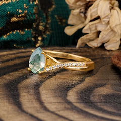 Timeless Vintage 4-Prong Pear-Cut Natural Moss Agate Engagement Ring