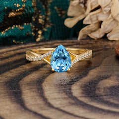 Timeless Vintage 4-Prong Pear-Cut Aquamarine Engagement Ring