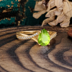 Timeless Vintage 4-Prong Pear-Cut Peridot Engagement Ring