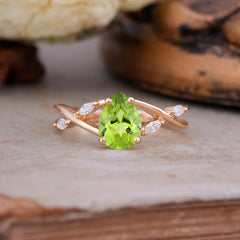 Lux Minimalist 4-Prong Pear-Cut Peridot Engagement Ring