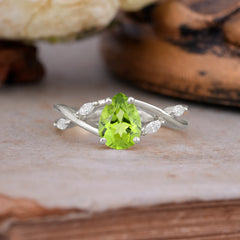Lux Minimalist 4-Prong Pear-Cut Peridot Engagement Ring