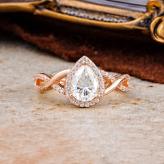 Dazzling 3 - Prong Pear-Cut Moissanite Engagement Ring
