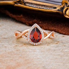 Dazzling 3 - Prong Pear-Cut Natural Garnet Engagement Ring
