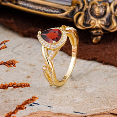 Dazzling 3 - Prong Pear-Cut Natural Garnet Engagement Ring
