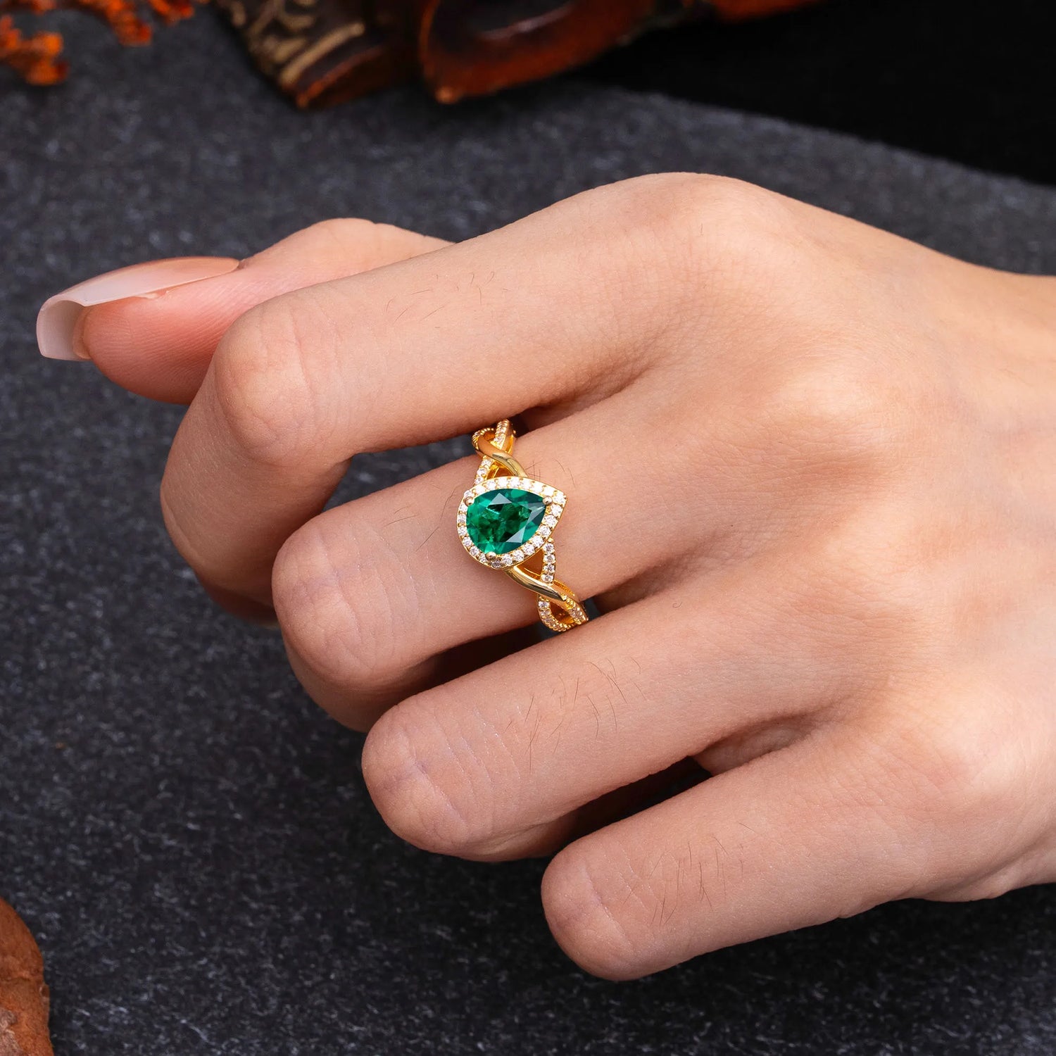 Dazzling 3 - Prong Pear-Cut Emerald Engagement Ring
