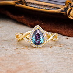 Dazzling 3 - Prong Pear-Cut Alexandrite Engagement Ring