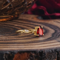 Nature-Inspired Classic 4-Prong Pear-Cut Garnet Engagement Ring