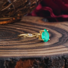 Nature-Inspired Classic 4-Prong Pear-Cut Emerald Engagement Ring