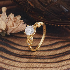 Vintage 4-Prong Round Cut Moissanite Engagement Ring