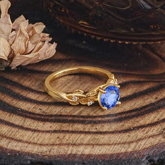 Vintage 4-Prong Round Cut Sapphire Engagement Ring