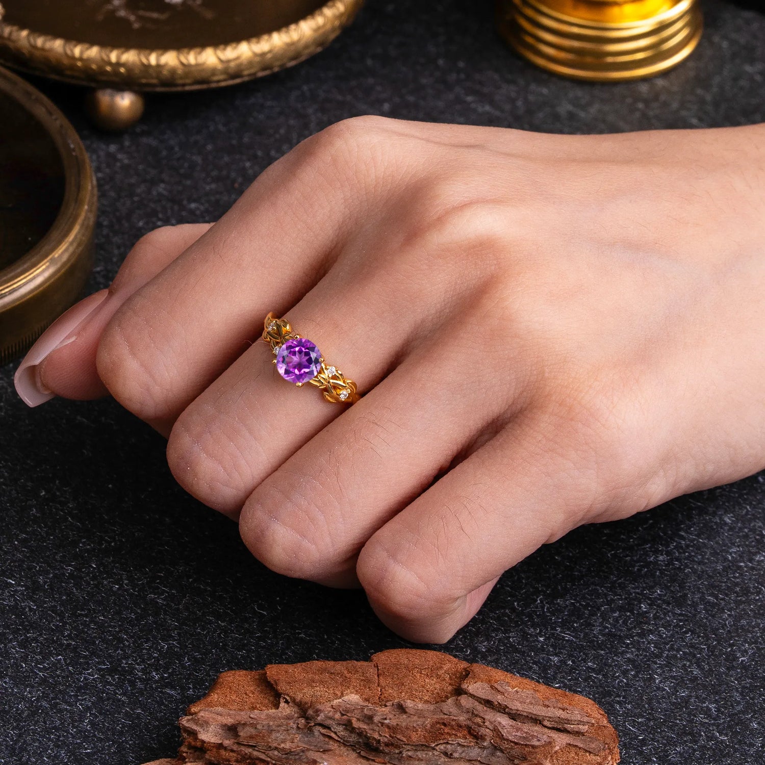 Vintage 4-Prong Round Cut Amethyst Engagement Ring