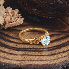 Vintage 4-Prong Round Cut Aquamarine Engagement Ring