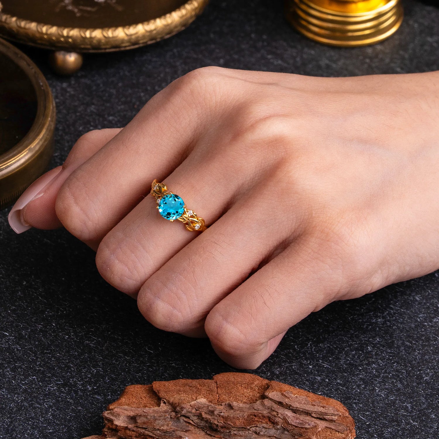 Vintage 4-Prong Round Cut Aquamarine Engagement Ring