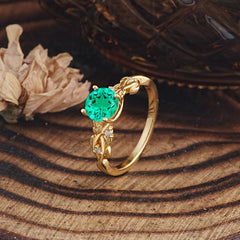 Vintage 4-Prong Round Cut Emerald Engagement Ring