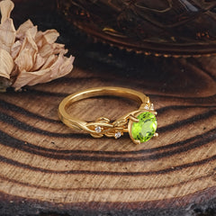 Vintage 4-Prong Round Cut Peridot Engagement Ring