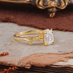 Organic Vine-Entwined 4-Prong Pear-Cut Moissanite Engagement Ring