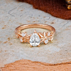 Luxury Vintage Nature-Inspired 4-Prong Oval Lab Diamond Ring