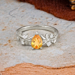 Luxury Vintage Haute Nature 4-Prong Oval Citrine Ring