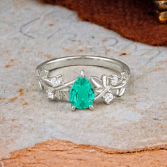Luxury Vintage Haute Nature Inspired 4-Prong Oval Emerald Ring