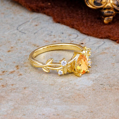 Luxury Vintage Haute Nature 4-Prong Oval Citrine Ring
