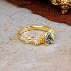 Luxury Vintage Nature-Inspired 4-Prong Oval Black Rutilated Quartz Ring