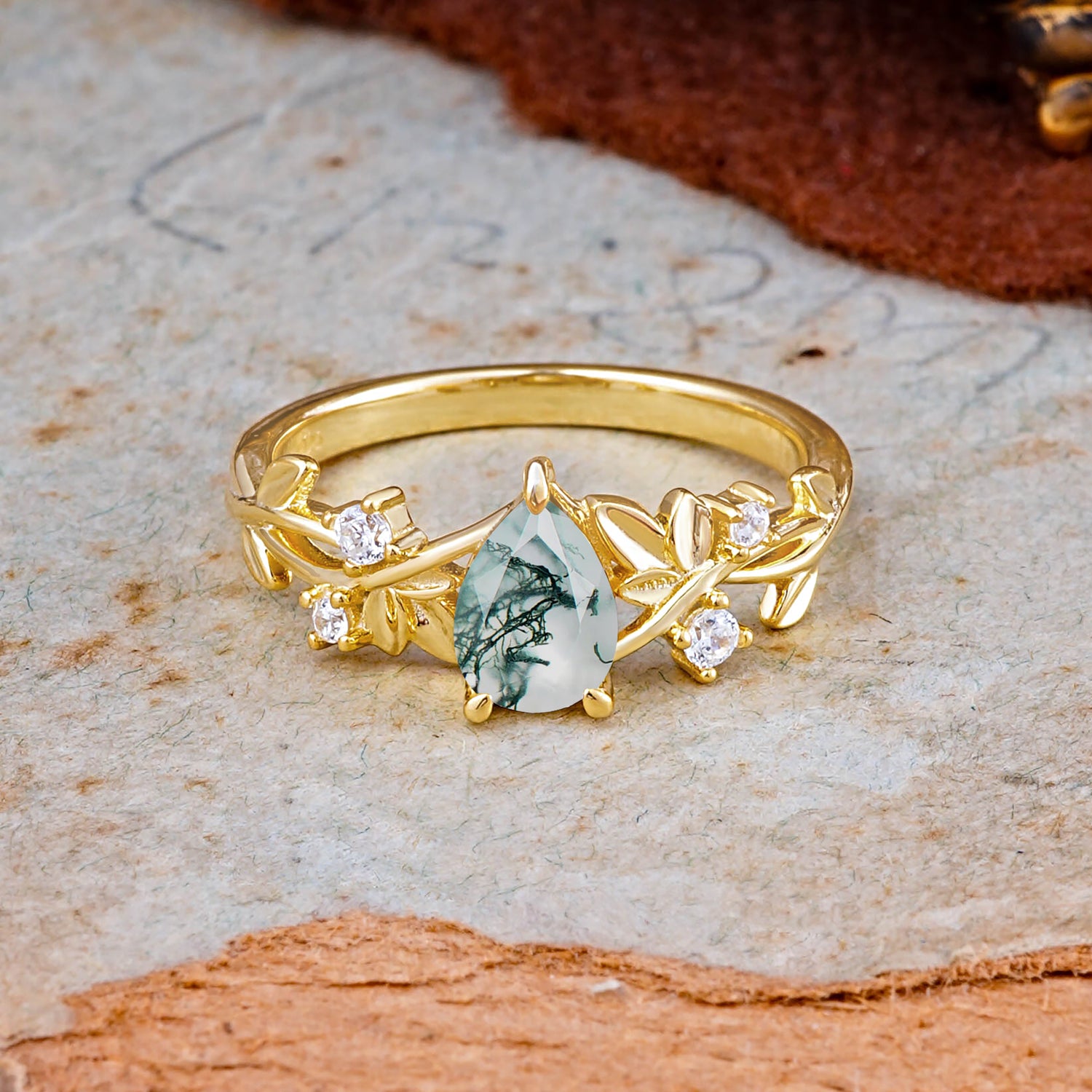 Luxury Vintage Haute Nature 4-Prong Oval Natural Moss Agate Engagement Ring