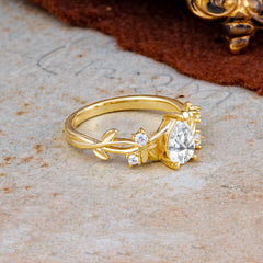 Luxury Vintage Nature-Inspired 4-Prong Oval Lab Diamond Ring
