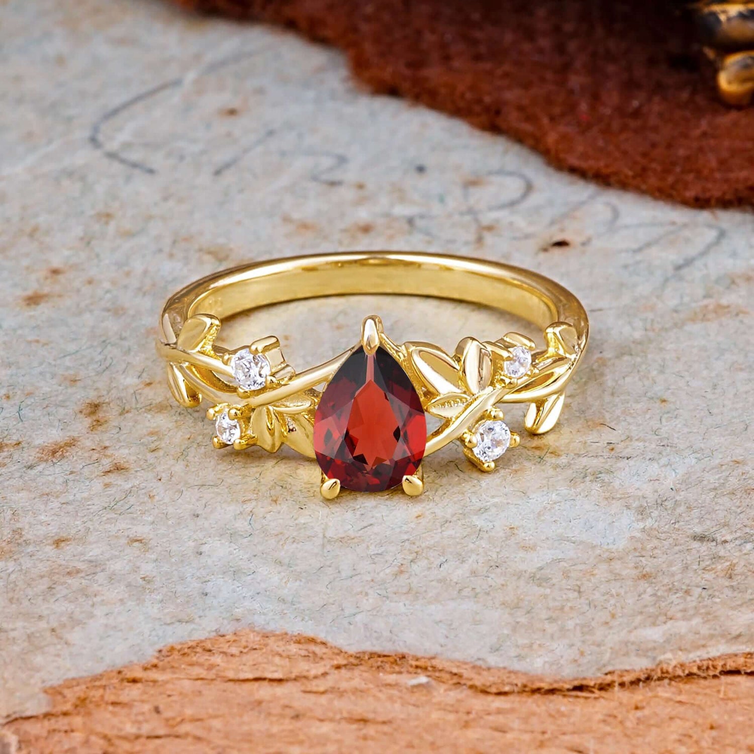 Luxury Vintage Nature-Inspired 4-Prong Oval Natural Garnet Engagement Ring