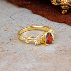 Luxury Vintage Nature-Inspired 4-Prong Oval Natural Garnet Ring