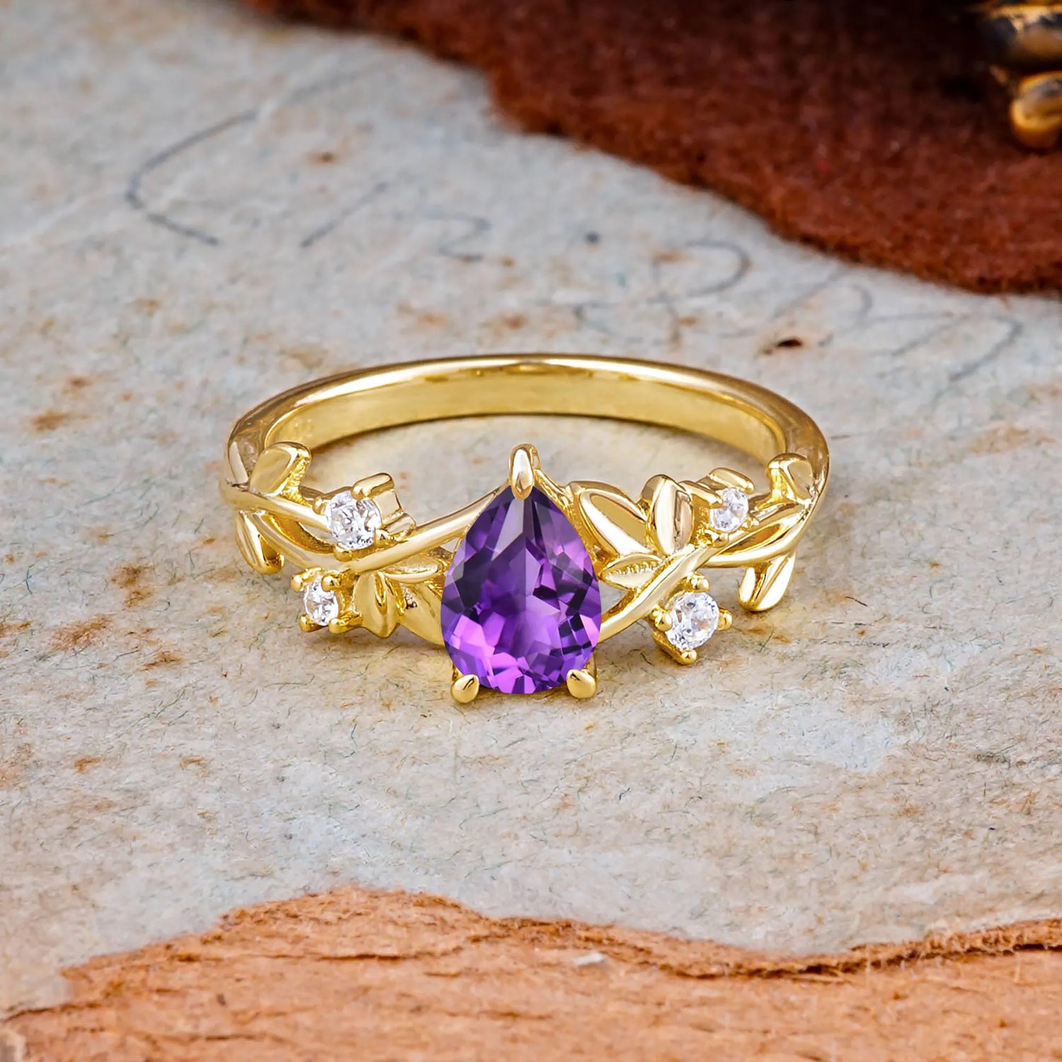 Luxury Vintage Haute Nature 4-Prong Oval Natural Amethyst Engagement Ring