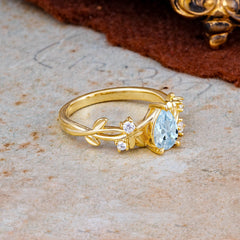 Luxury Vintage Nature-Inspired 4-Prong Oval Aquamarine Ring