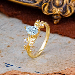 Luxury Vintage Nature-Inspired 4-Prong Oval Aquamarine Ring
