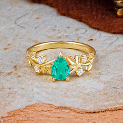 Luxury Vintage Haute Nature Inspired 4-Prong Oval Emerald Ring