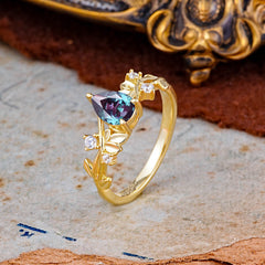 Luxury Vintage Nature-Inspired 4-Prong Oval Alexandrite Ring