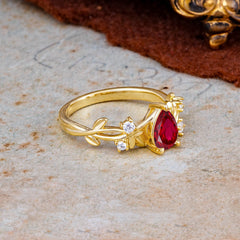 Luxury Vintage Nature-Inspired 4-Prong Oval Ruby Ring