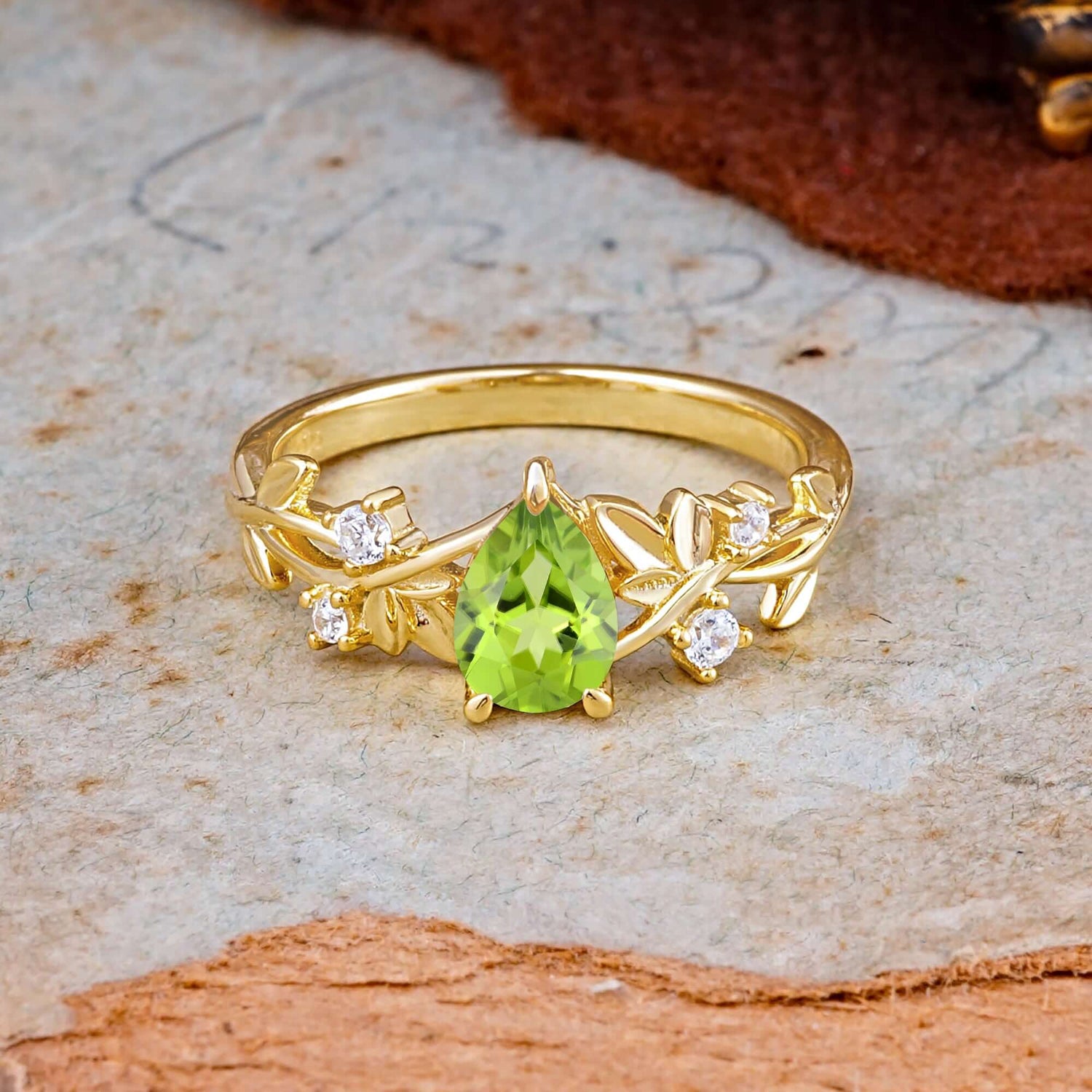 Luxury Vintage Nature-Inspired 4-Prong Oval Peridot Engagement Ring