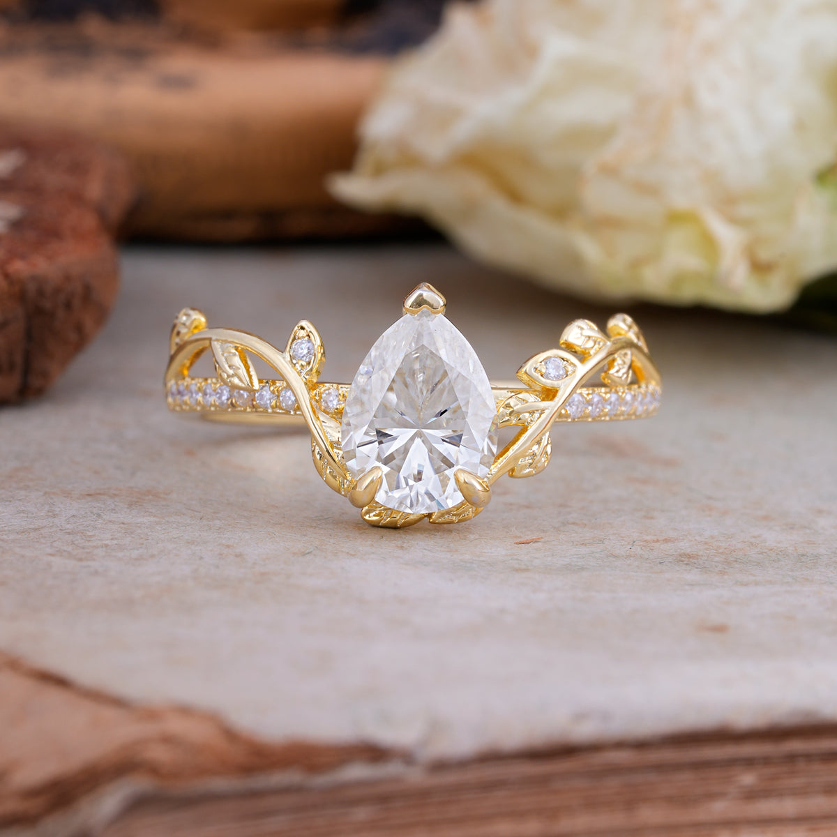 SR16988 Moissanite Ring - Yellow-Gold