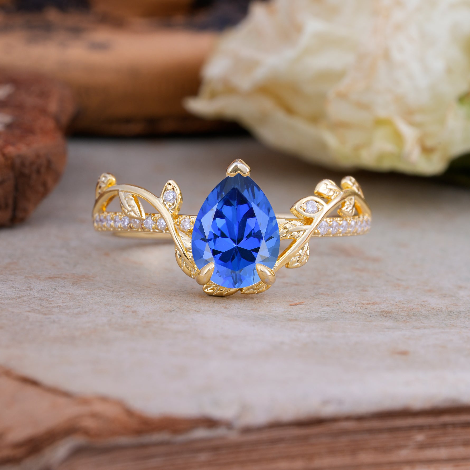 SR16988 Sapphire Ring - Yellow-Gold