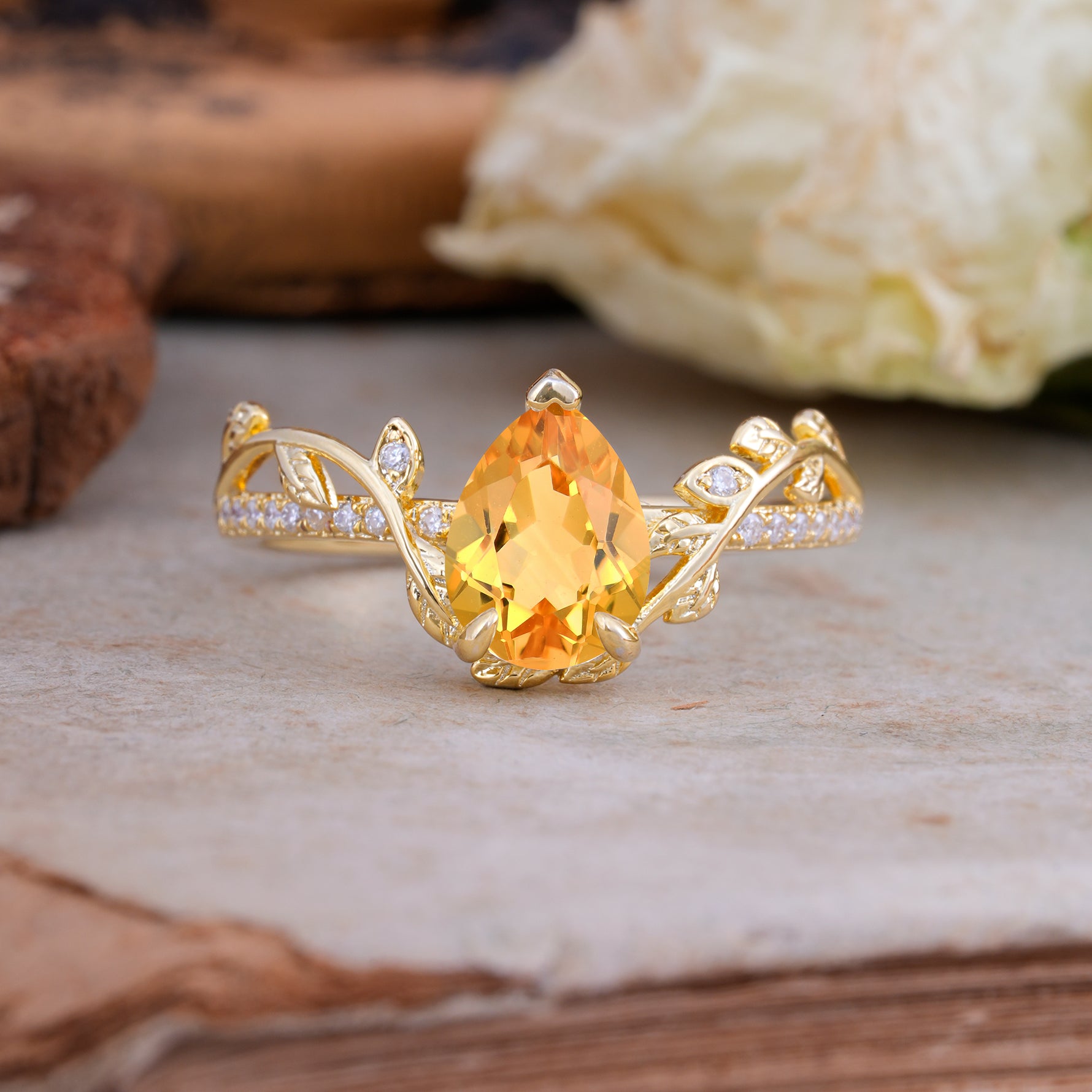 SR16988 Citrine Ring - Yellow-Gold