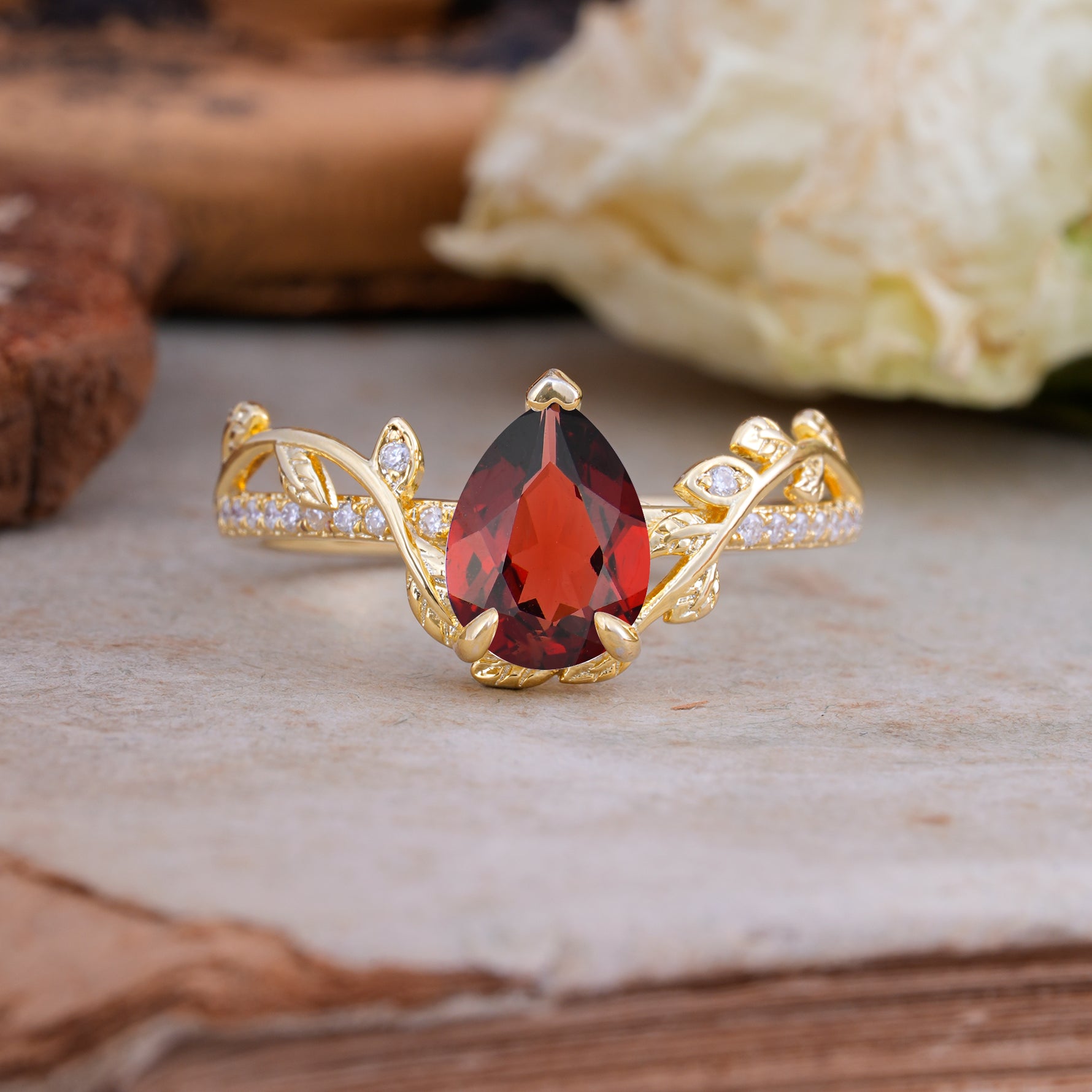 SR16988 Garnet Ring - Yellow-Gold